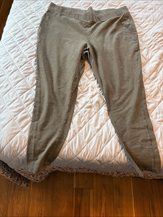 torrid Pants - torrid Gray Knit Pull-On Leggings Size 4